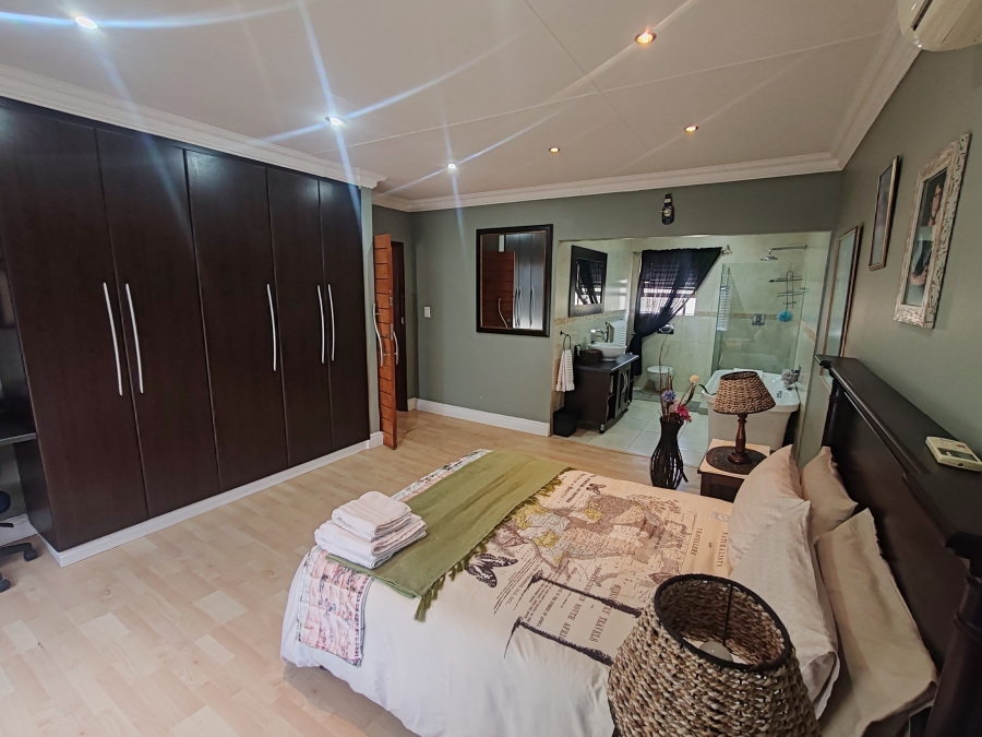 4 Bedroom Property for Sale in Strelitzia Park Eastern Cape